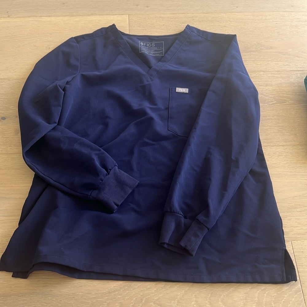 FIGS LONG SLEEVE SCRUB TOP